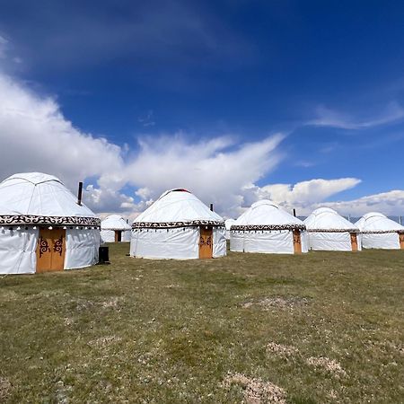 Yurt Camp "Sary-Bulun" At Song-Kul Lake, Naryn מראה חיצוני תמונה