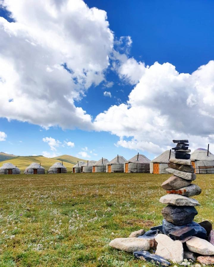 Yurt Camp "Sary-Bulun" At Song-Kul Lake, Naryn מראה חיצוני תמונה