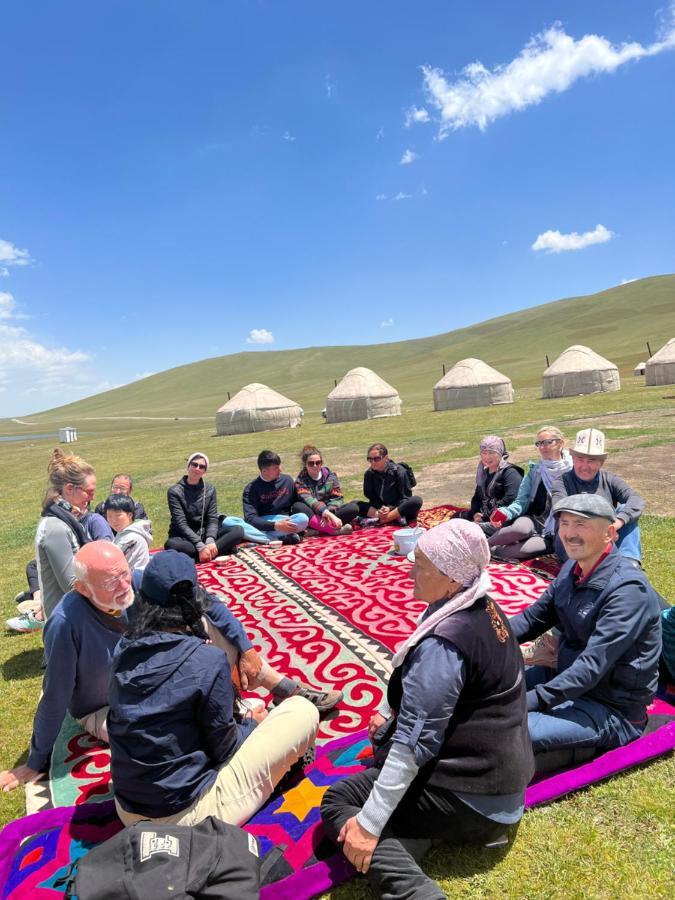 Yurt Camp "Sary-Bulun" At Song-Kul Lake, Naryn מראה חיצוני תמונה