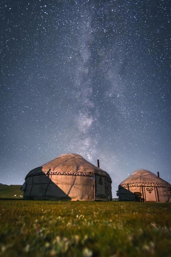 Yurt Camp "Sary-Bulun" At Song-Kul Lake, Naryn מראה חיצוני תמונה