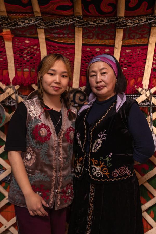 Yurt Camp "Sary-Bulun" At Song-Kul Lake, Naryn מראה חיצוני תמונה